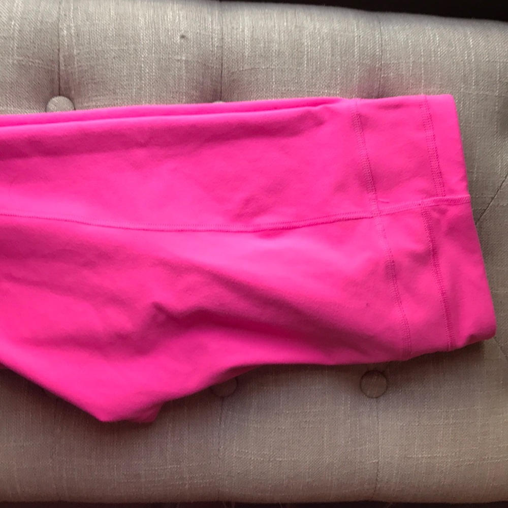 Under Armour Hot Pink Workout Pants Crops Medium - Picture 6 of 6